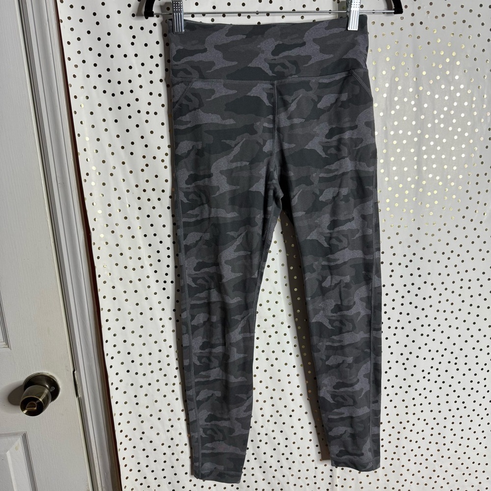 Vuori Gray Camouflage